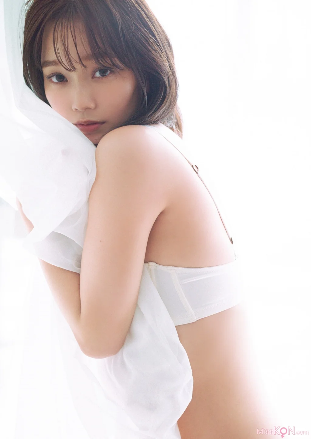 [JP] 青戸しの:【デジタル限定 YJ PHOTO BOOK】写真集「つかまえて」 (53 photos) – Page 3