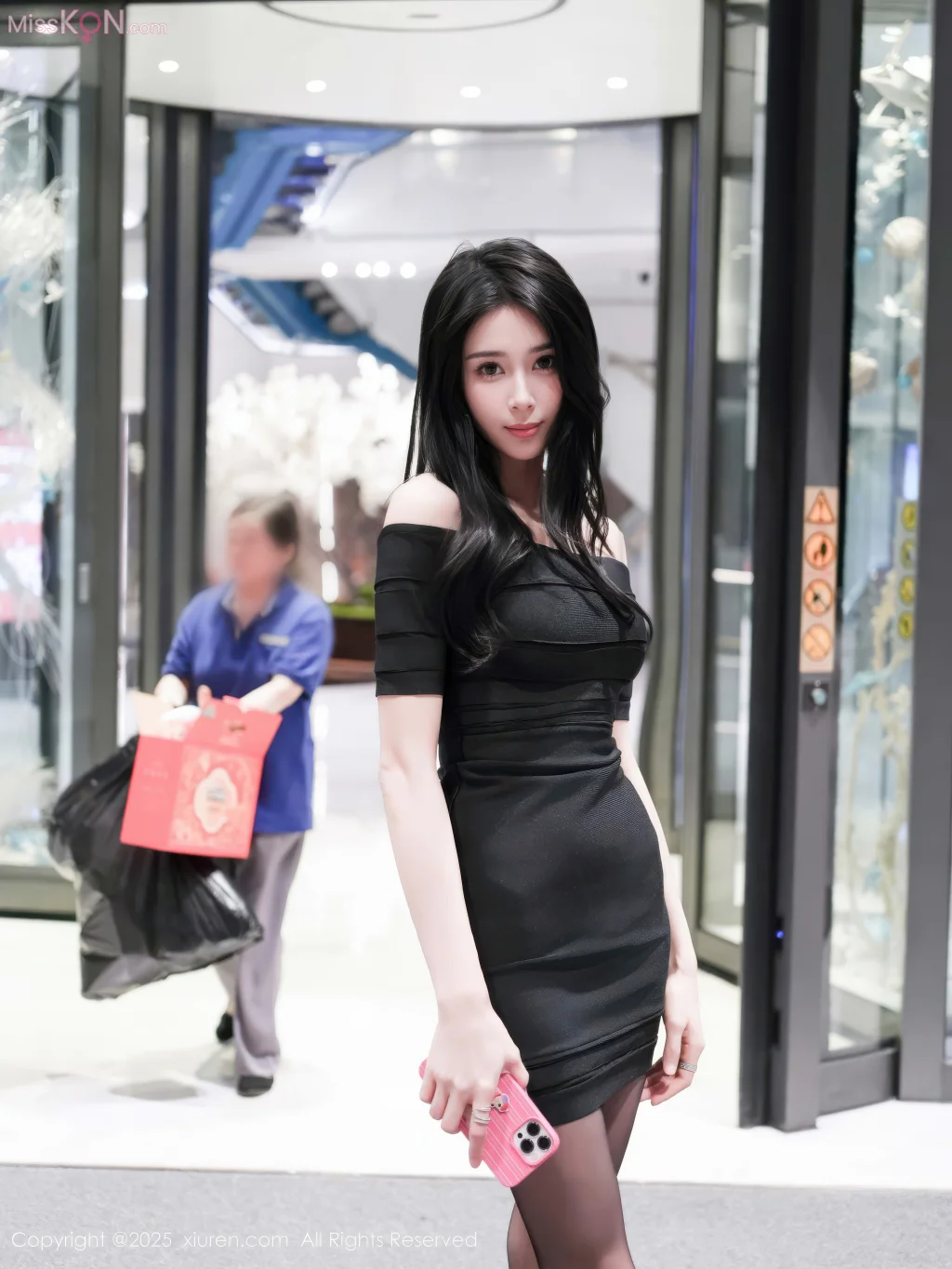XIUREN No.10942: 椰汁糯米姬 (54 photos)