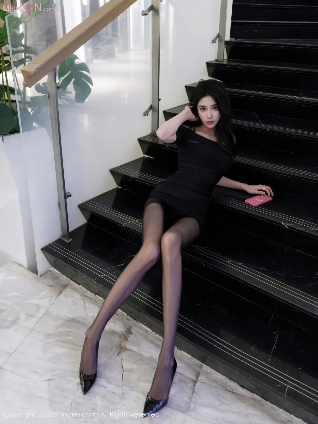 XIUREN No.10942: 椰汁糯米姬 (54 photos)