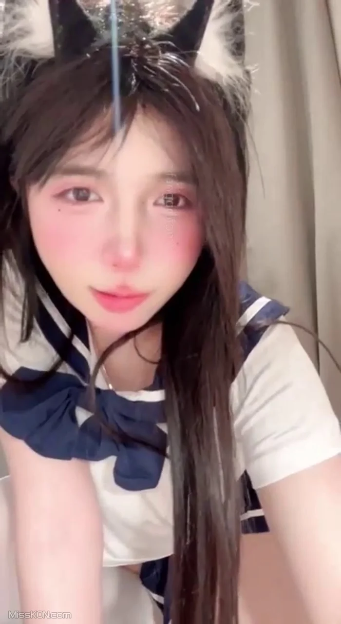 幼幼酱: 可爱丰满少女 定制视频 (31 photos + 3 videos)