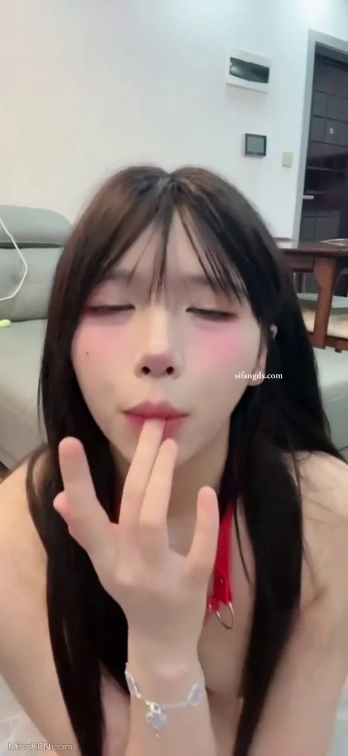 幼幼酱: 可爱丰满少女 定制视频 (31 photos + 3 videos) – Page 2