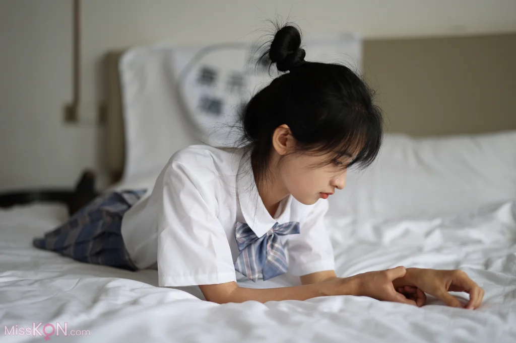 [三禾摄影] No.001: 雪雪 室内JK (275 photos) – Page 2