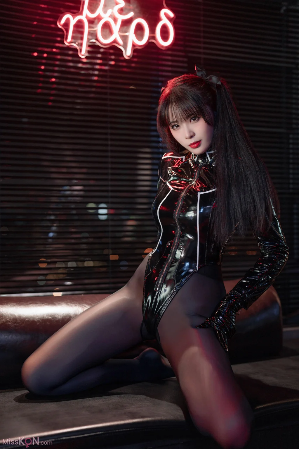 Coser@轩萧学姐: 黑丝通讯官 (60 photos) – Page 2