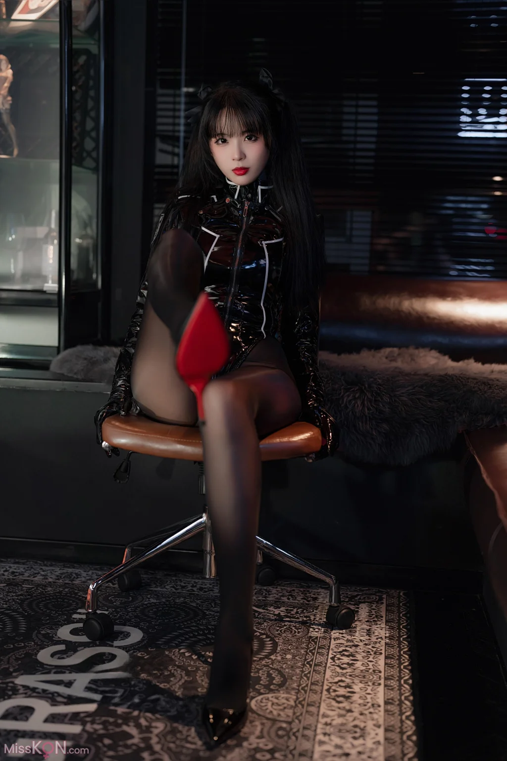 Coser@轩萧学姐: 黑丝通讯官 (60 photos) – Page 3