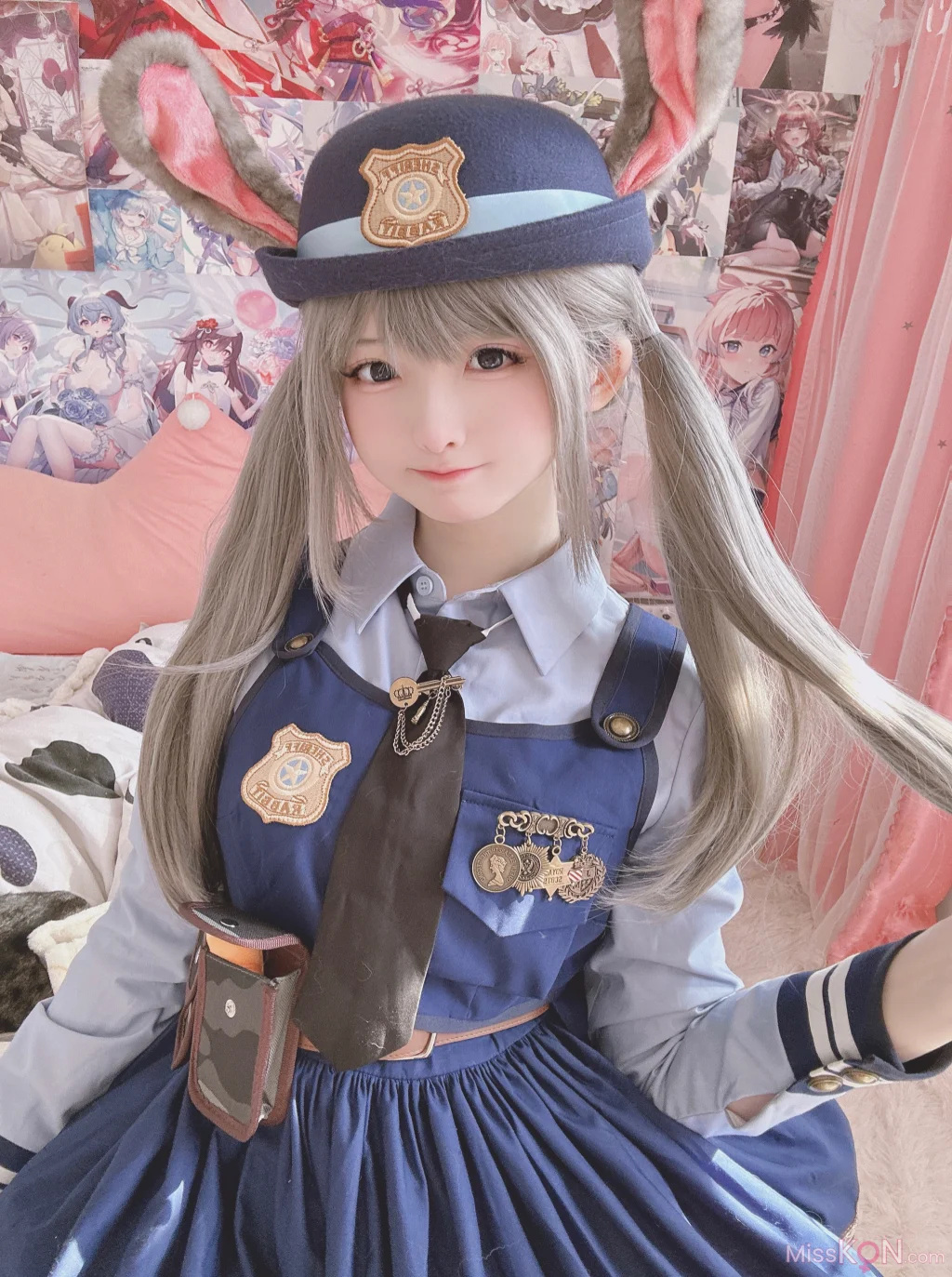 Coser@习呆呆: ウサギ警官 (16 photos + 1 video)