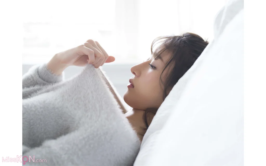 [JP] Ami Yamazaki (山崎あみ): FRIDAYデジタル写真集 美脚クライマックス Vol.2 138ページ完全版 (71 photos) – Page 2