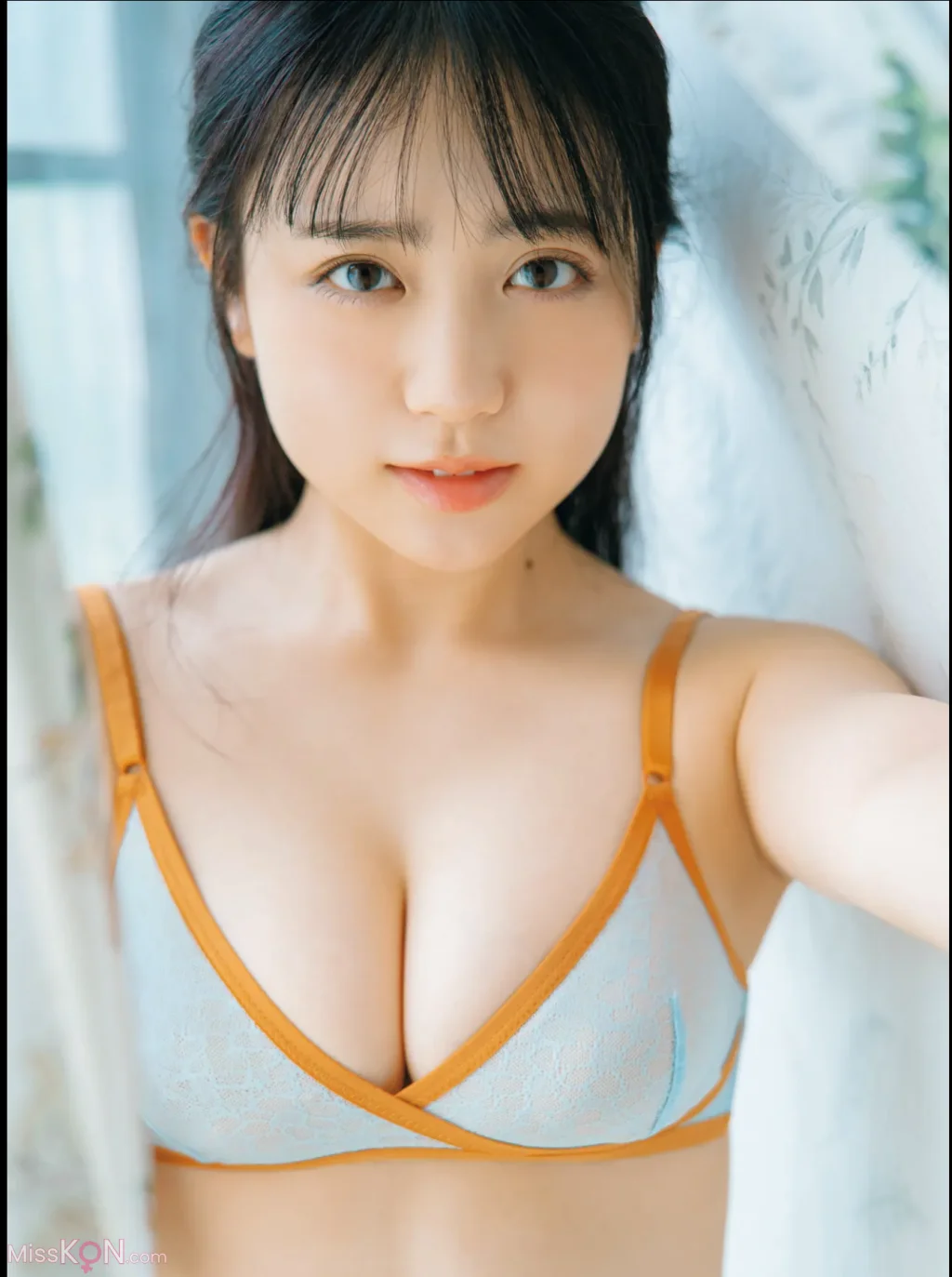 [JP] Yuna Watanabe (渡辺優奈): FRIDAY GOLD 童顔なのにプリップリ (16 photos)