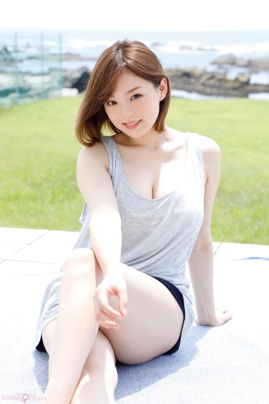 [JP] Ai Shinozaki (篠崎愛):【増量版】愛 My Me 必撮！まるごと☆ (101 photos)