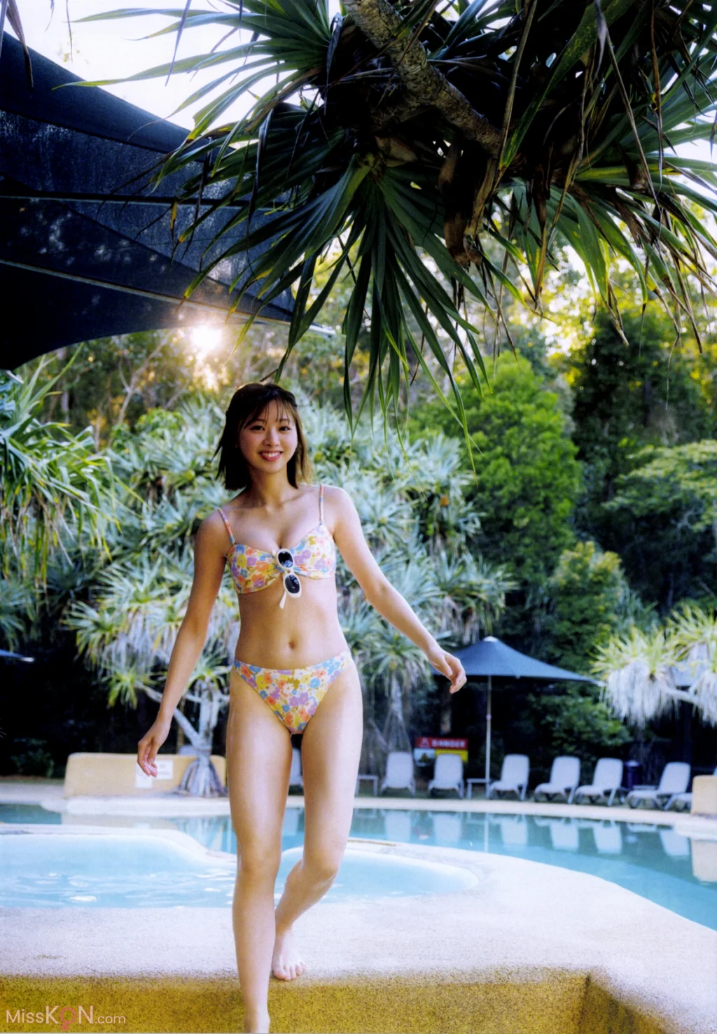 [JP] Suzuka Tomita (富田鈴花): 日向坂46 写真集 鈴花サーキット (163 photos) – Page 2