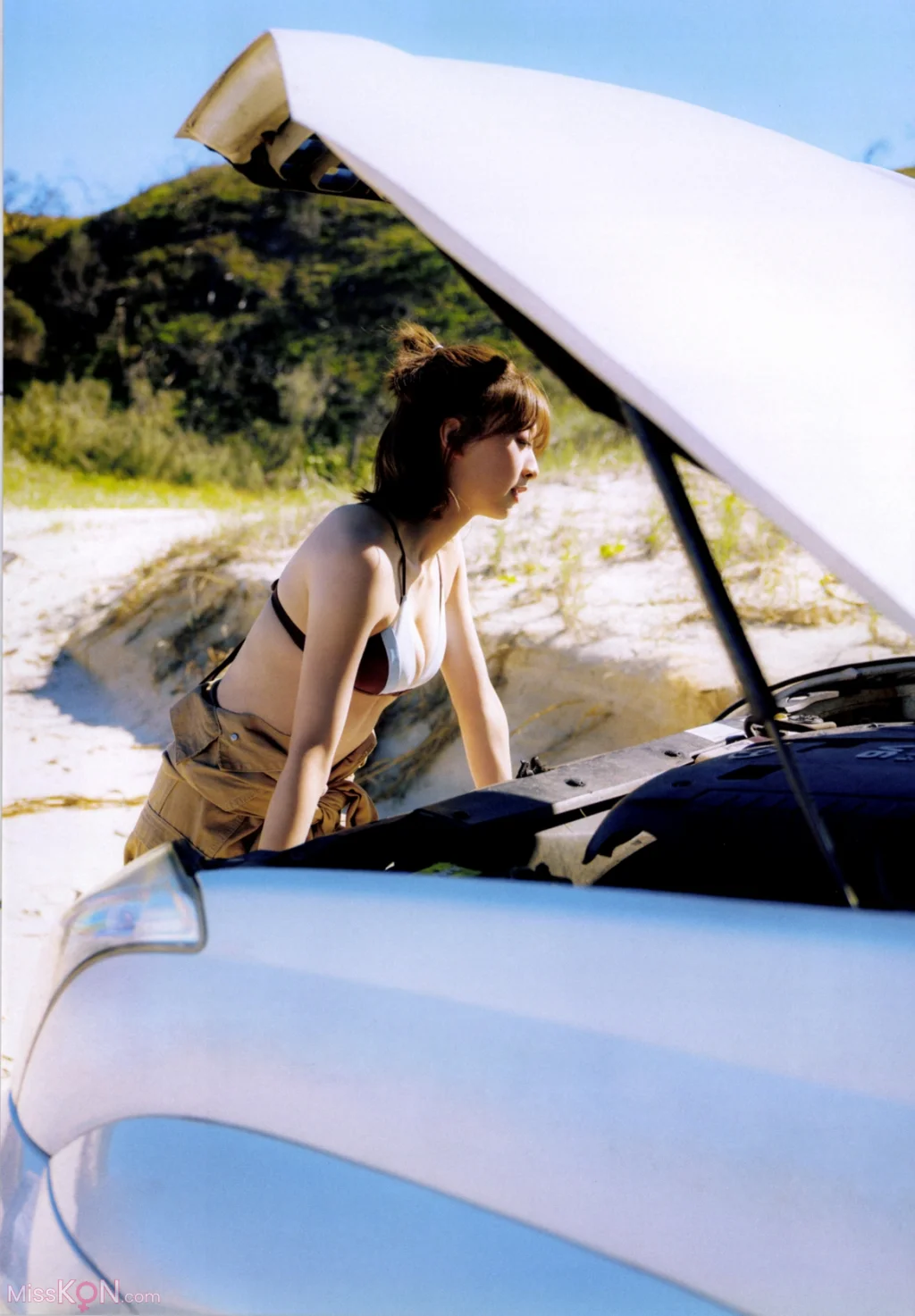 [JP] Suzuka Tomita (富田鈴花): 日向坂46 写真集 鈴花サーキット (163 photos) – Page 4