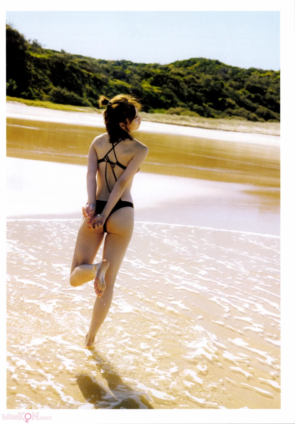 [JP] Suzuka Tomita (富田鈴花): 日向坂46 写真集 鈴花サーキット (163 photos) – Page 4