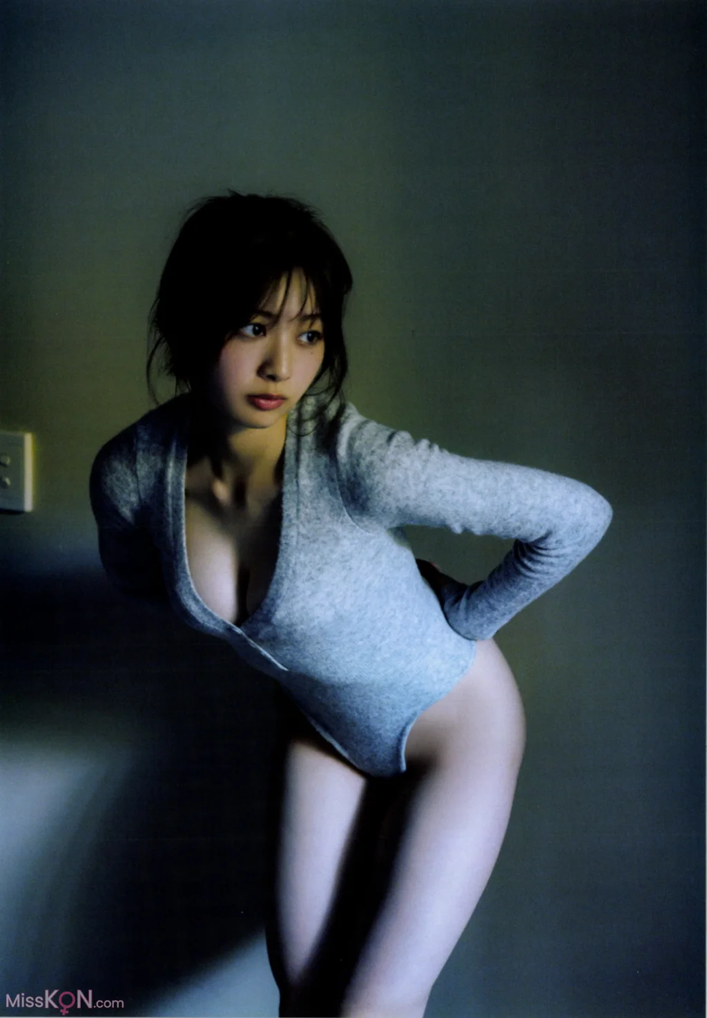 [JP] Suzuka Tomita (富田鈴花): 日向坂46 写真集 鈴花サーキット (163 photos) – Page 4