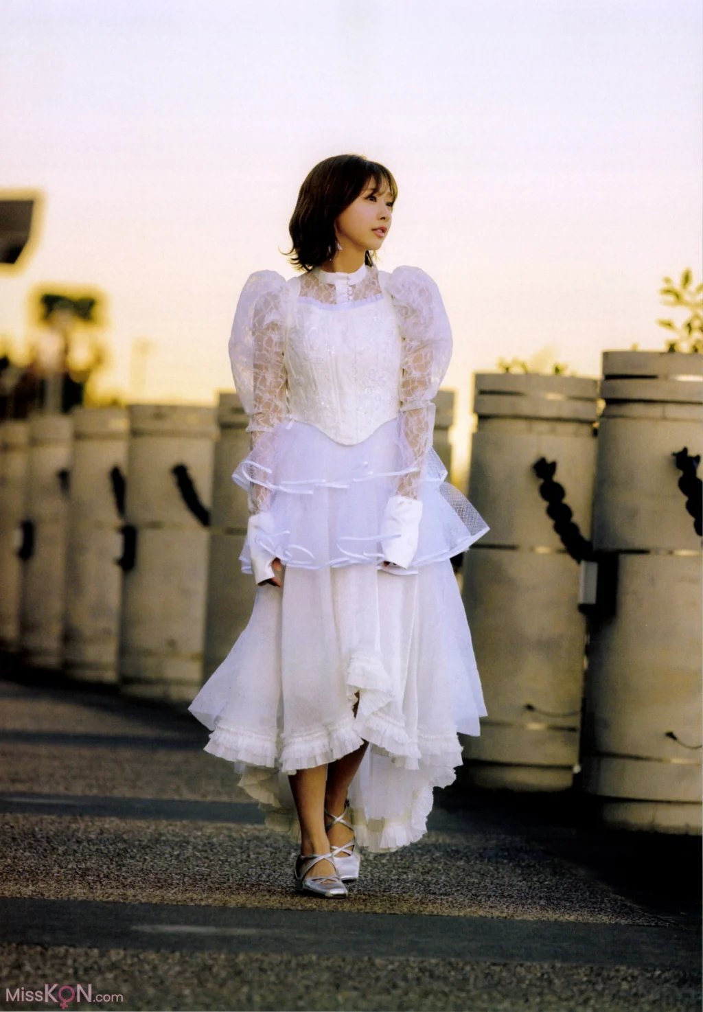 [JP] Suzuka Tomita (富田鈴花): 日向坂46 写真集 鈴花サーキット (163 photos) – Page 4