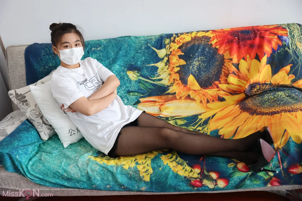 [三禾摄影] No.004: 黑丝大腿袜 (169 photos) – Page 2