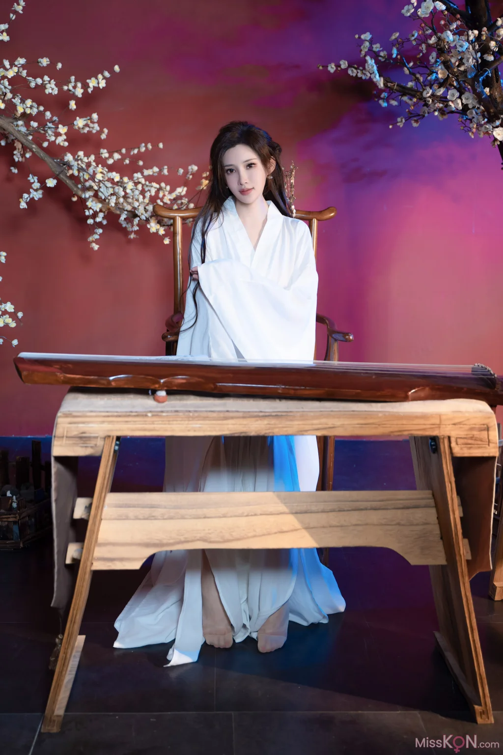 [XR Uncensored] Zhou Yan Xi (周妍希): 白衣仙子 (104 photos)