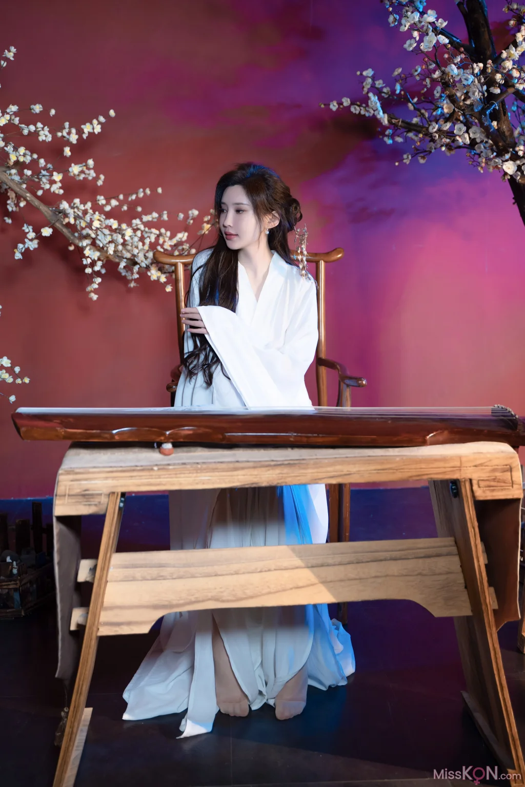 [XR Uncensored] Zhou Yan Xi (周妍希): 白衣仙子 (104 photos)