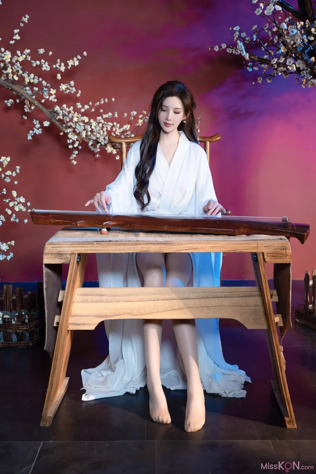 [XR Uncensored] Zhou Yan Xi (周妍希): 白衣仙子 (104 photos)