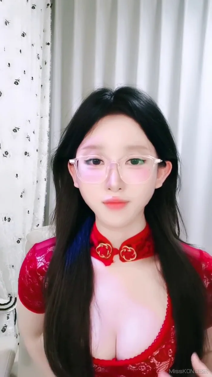 蓝涩诗: 校花回归 颜值巅峰女神 双洞齐开 (28 photos + 2 videos)