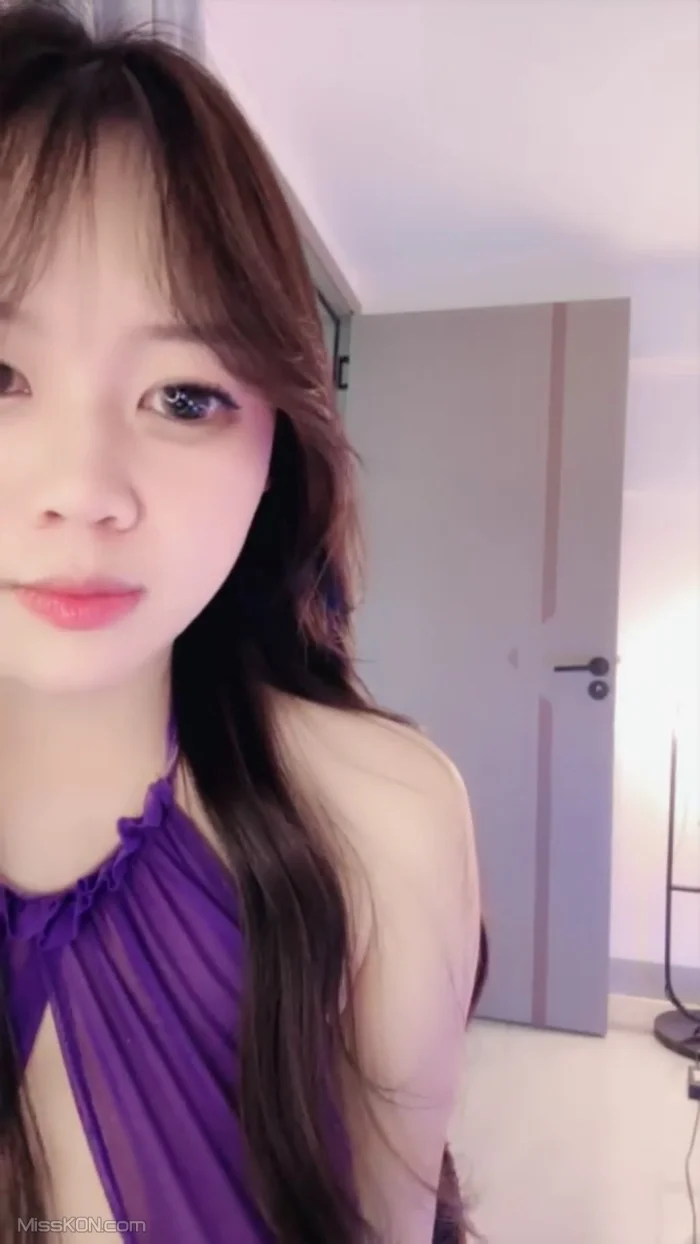 泡泡大王: E杯爆乳女神 抖奶舞曲 全程高然 (16 photos + 3 videos)