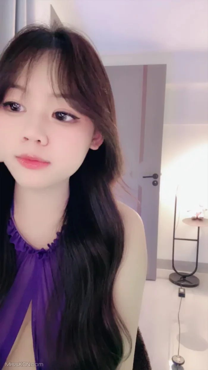 泡泡大王: E杯爆乳女神 抖奶舞曲 全程高然 (16 photos + 3 videos)