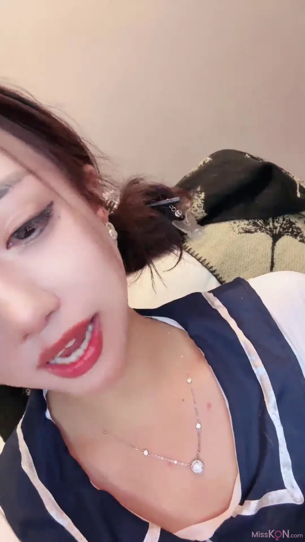 鹿思: 非常敬业的女主播 姨妈走了就来直播啦 (26 photos + 4 videos) – Page 2