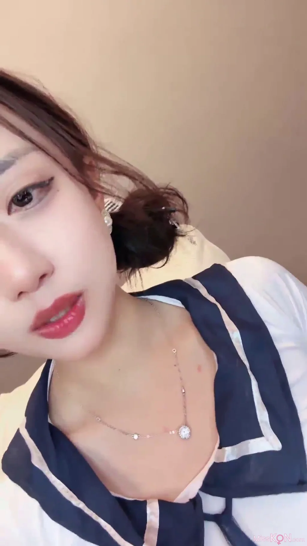 鹿思: 非常敬业的女主播 姨妈走了就来直播啦 (26 photos + 4 videos) – Page 2