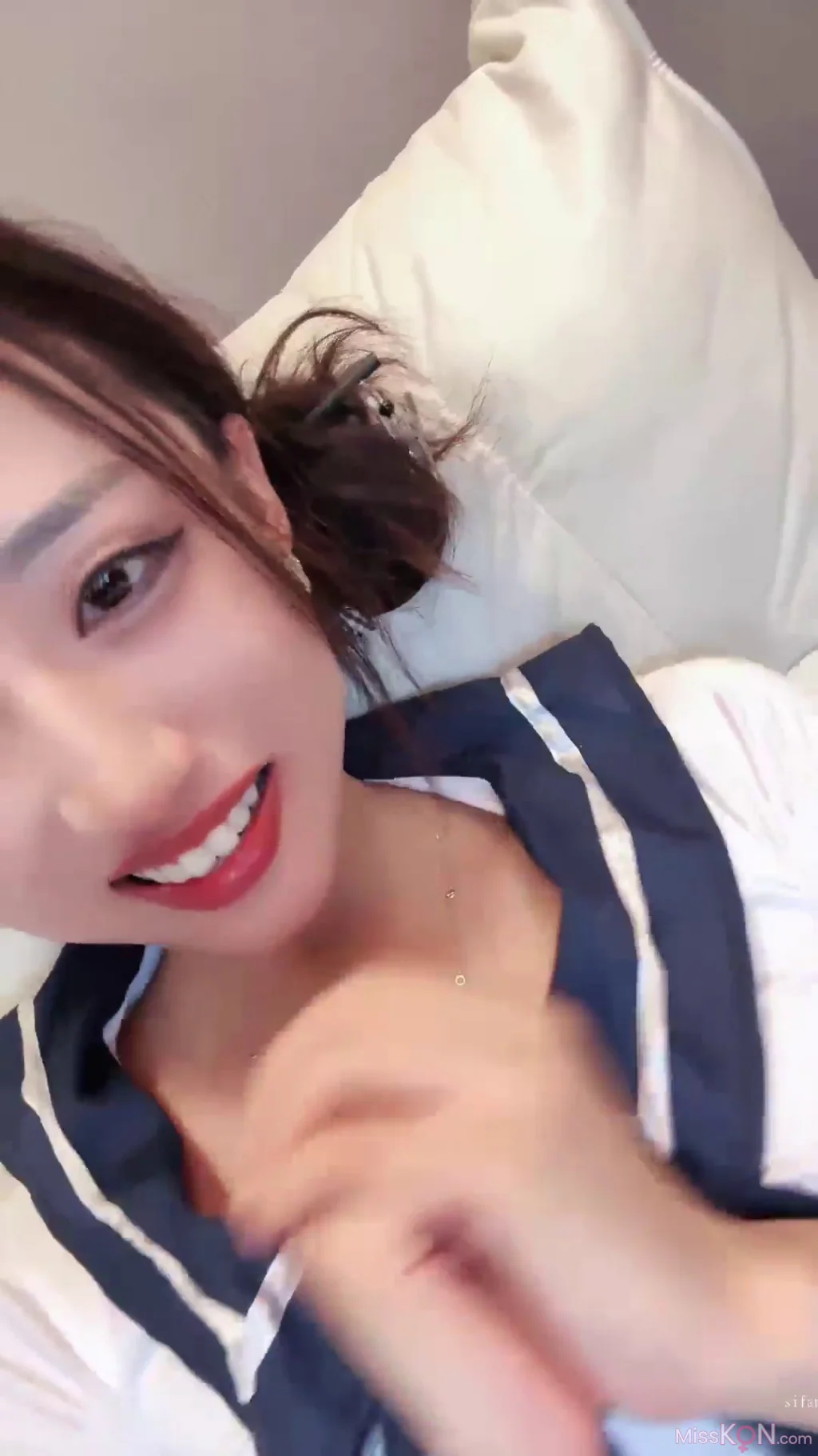 鹿思: 非常敬业的女主播 姨妈走了就来直播啦 (26 photos + 4 videos) – Page 2