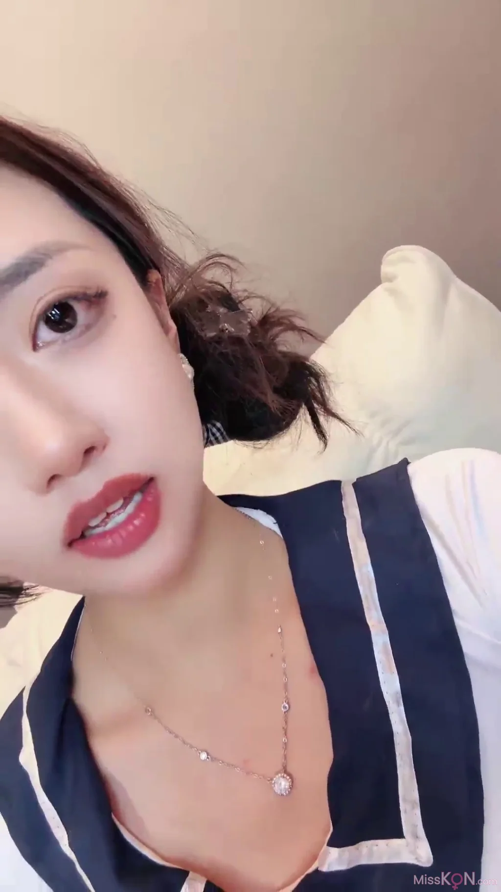 鹿思: 非常敬业的女主播 姨妈走了就来直播啦 (26 photos + 4 videos) – Page 2