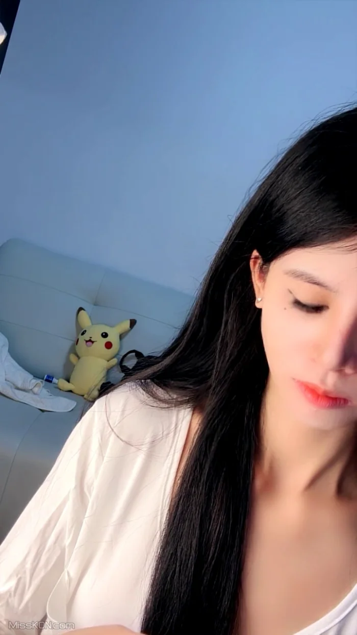 欧阳御: 给你第一视角 超级完美身材 线条分明 (25 photos + 4 videos)