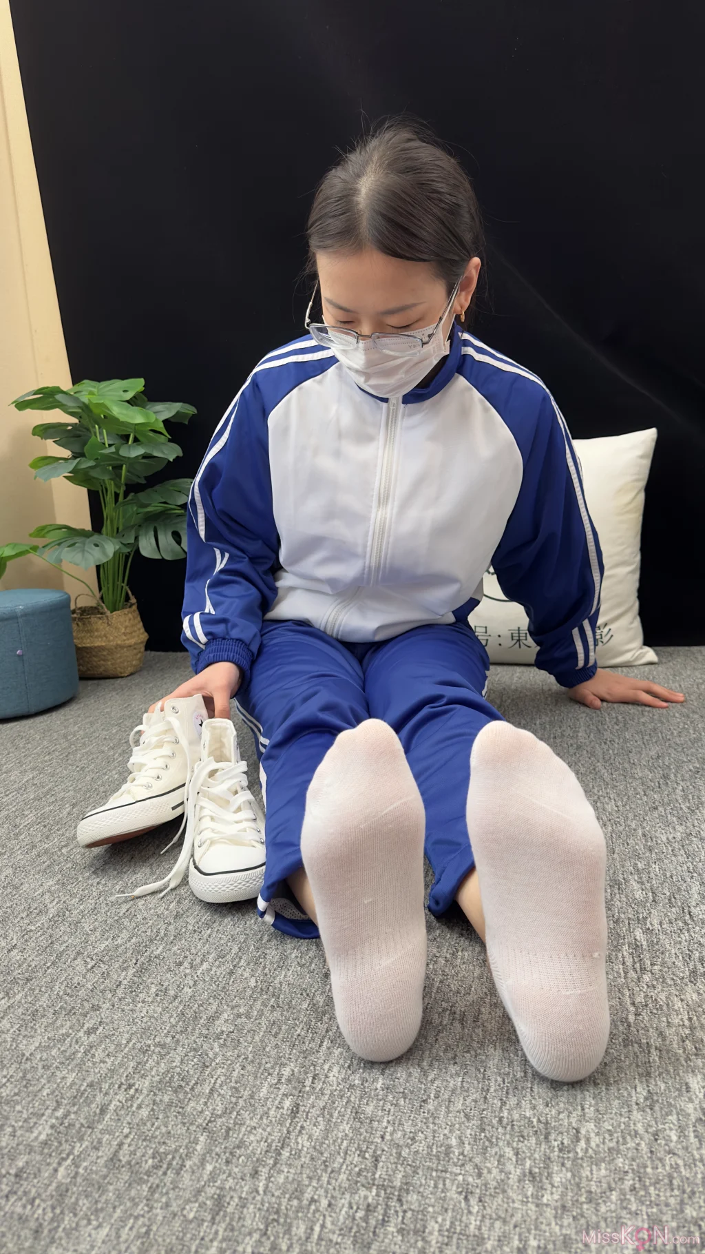 [三禾摄影] No.008: 校服 帆布鞋 船袜 短丝 (153 photos + 3 videos) – Page 2