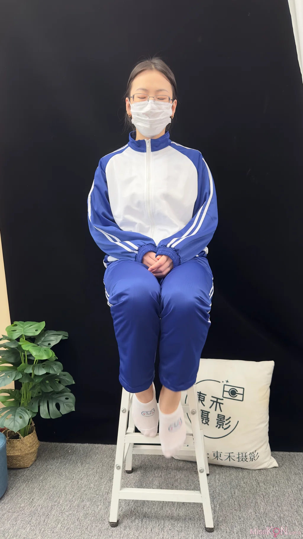 [三禾摄影] No.008: 校服 帆布鞋 船袜 短丝 (153 photos + 3 videos) – Page 2