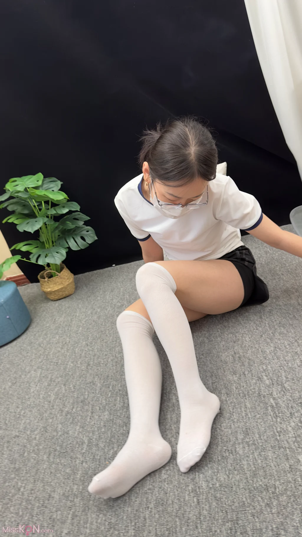 [三禾摄影] No.009: 体操服 过膝棉袜 (140 photos + 1 video)