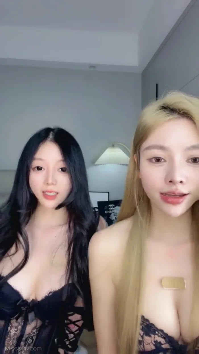 夏安abby: 极品姐妹花下海 高跟长腿 (27 photos + 5 videos)