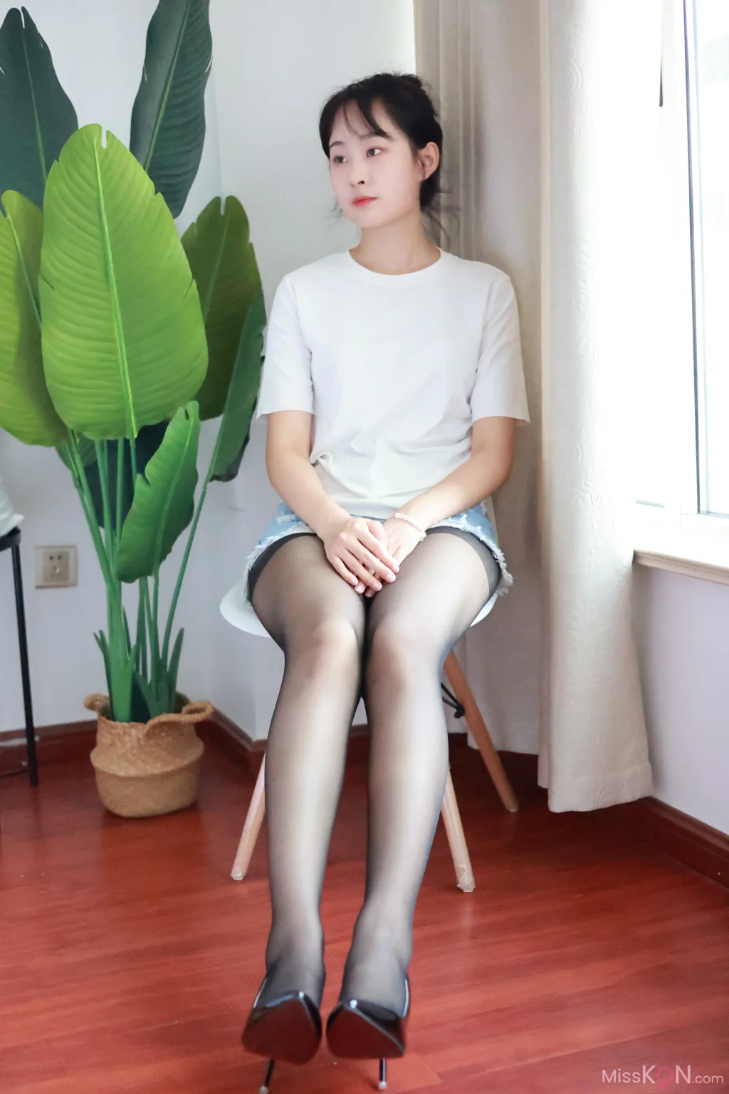 [三禾摄影] No.012: 牛仔热裤 高跟 长丝 (208 photos)