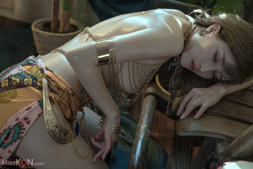 Coser@鹿八岁: 神明少女 (43 photos)
