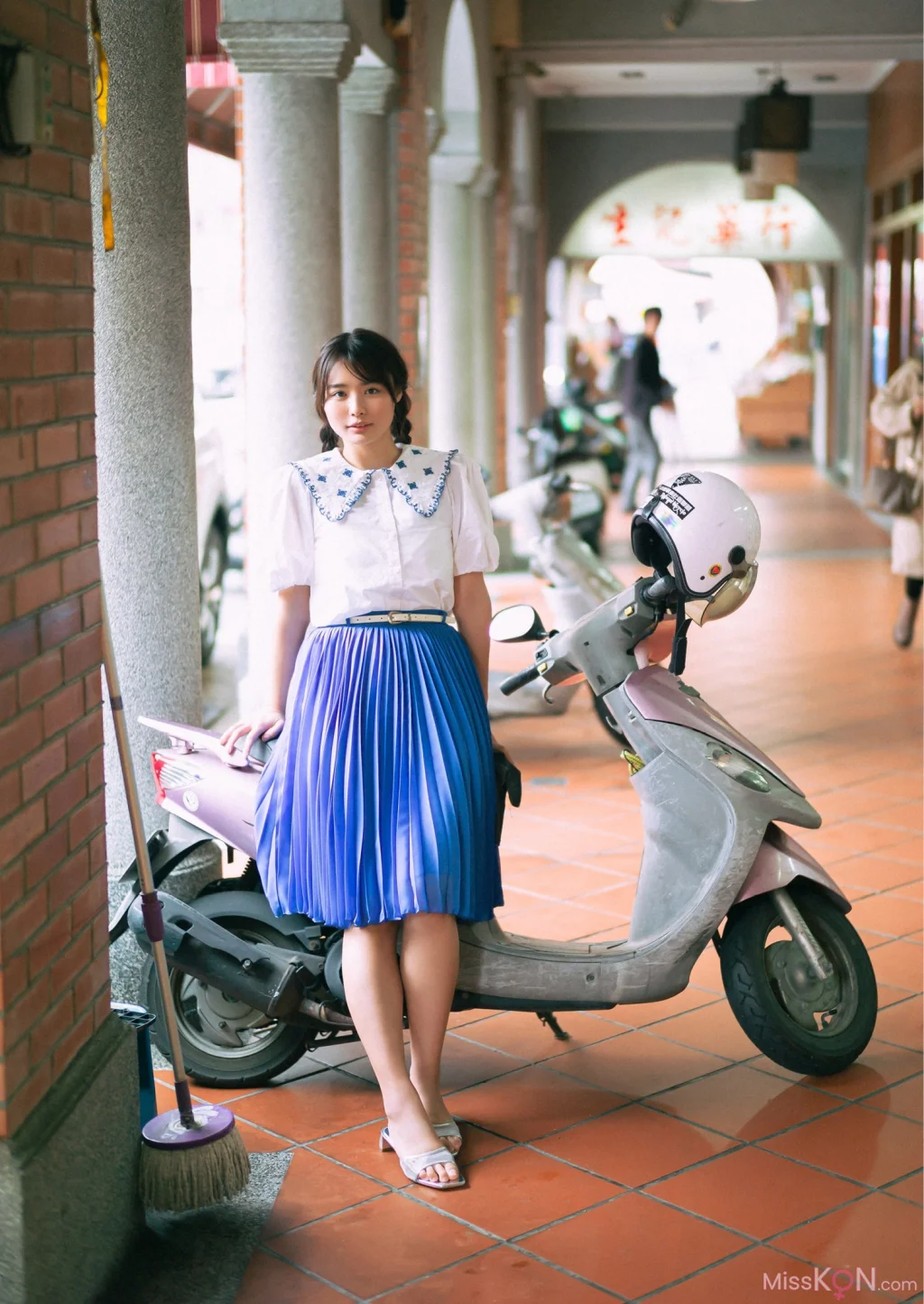 [JP] Cocoro Toyoshima (豊島心桜):【デジタル限定 YJ PHOTO BOOK】写真集「華・満・寛・進」 (56 photos) – Page 2