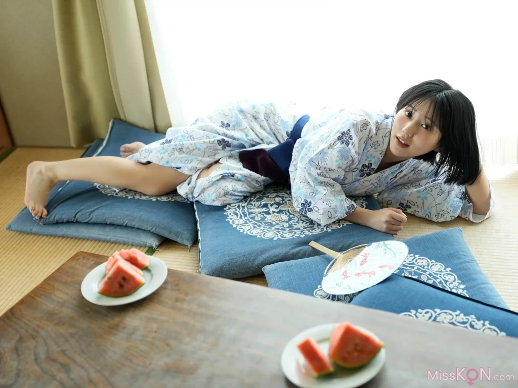 [JP] Miku Tanaka (田中美久): FRIDAYデジタル写真集 オトナ色の夏 大ボリューム130ページ超 (153 photos) – Page 2