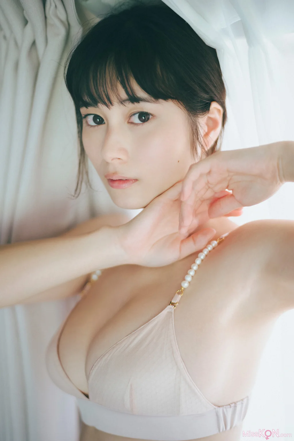 [JP] Sakurako Okubo (大久保桜子): FLASHデジタル写真集 潮騒が聞こえる (70 photos) – Page 2
