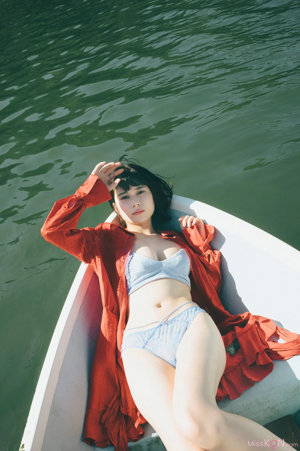 [JP] Sakurako Okubo (大久保桜子): FLASHデジタル写真集 潮騒が聞こえる (70 photos) – Page 3
