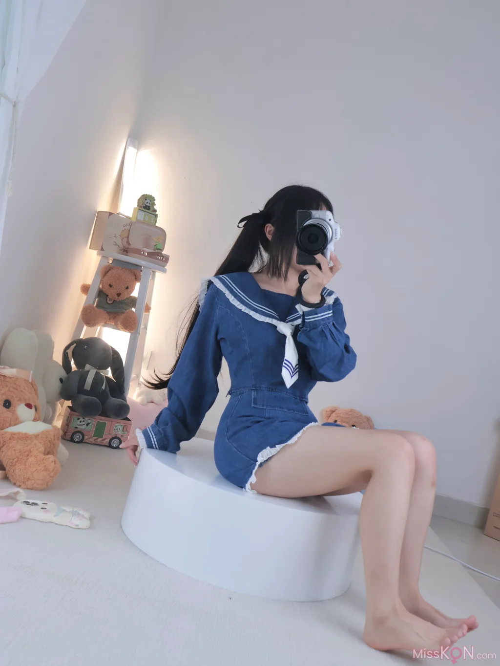 小羊蛋卷: 背带裤+白丝牛仔水手 (22 photos + 1 video)