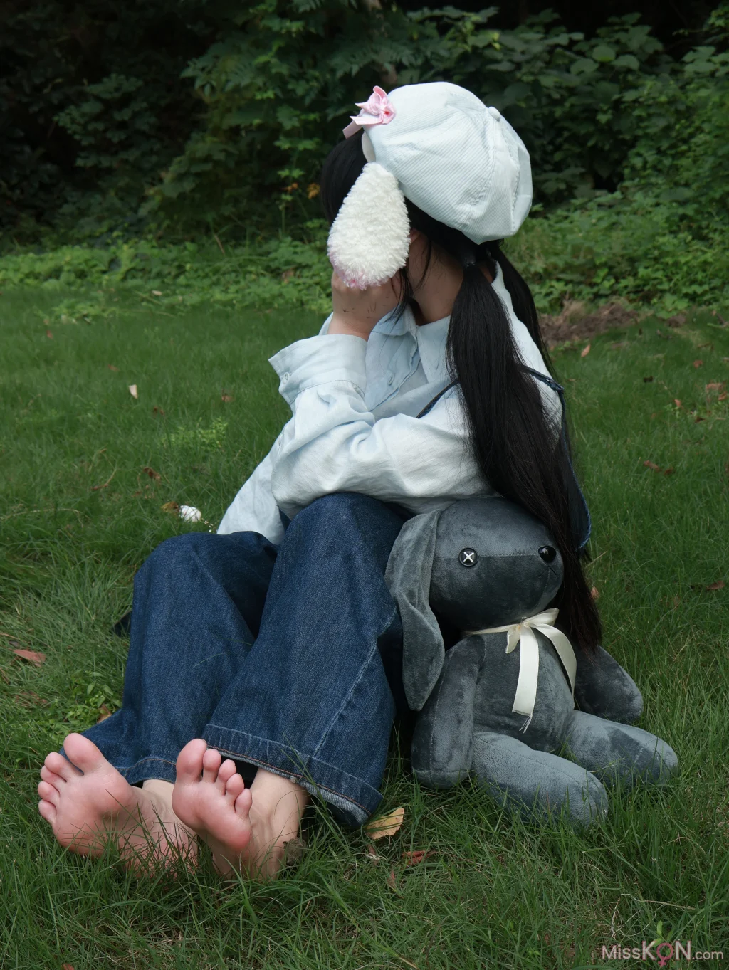 小羊蛋卷: 背带裤+白丝牛仔水手 (22 photos + 1 video) – Page 2