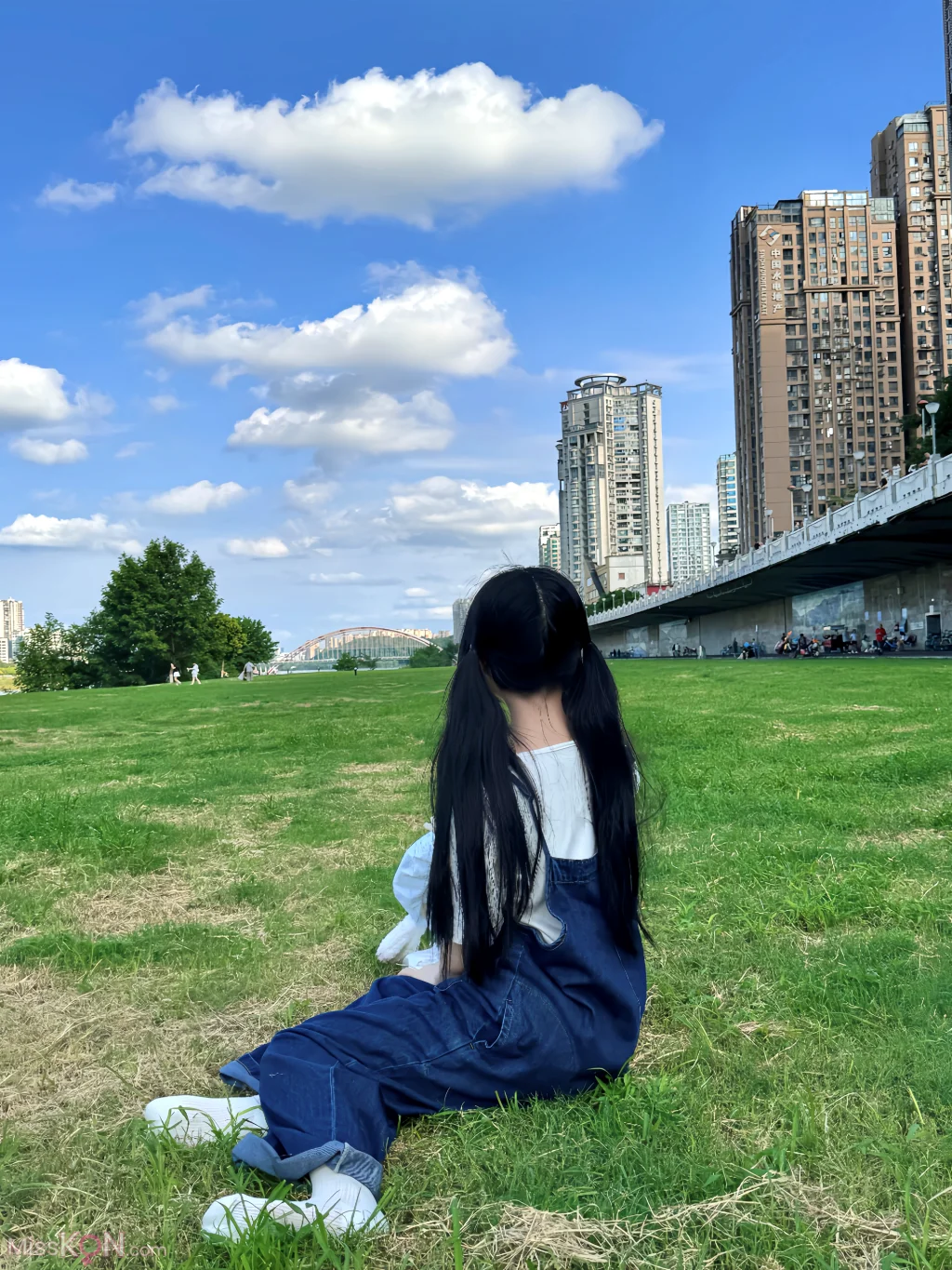 小羊蛋卷: 冰糖葫芦+背带双马尾 (23 photos)