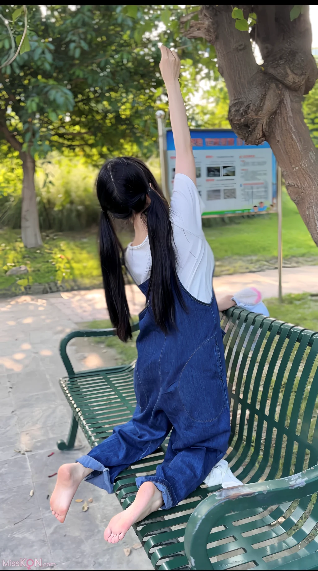 小羊蛋卷: 冰糖葫芦+背带双马尾 (23 photos)