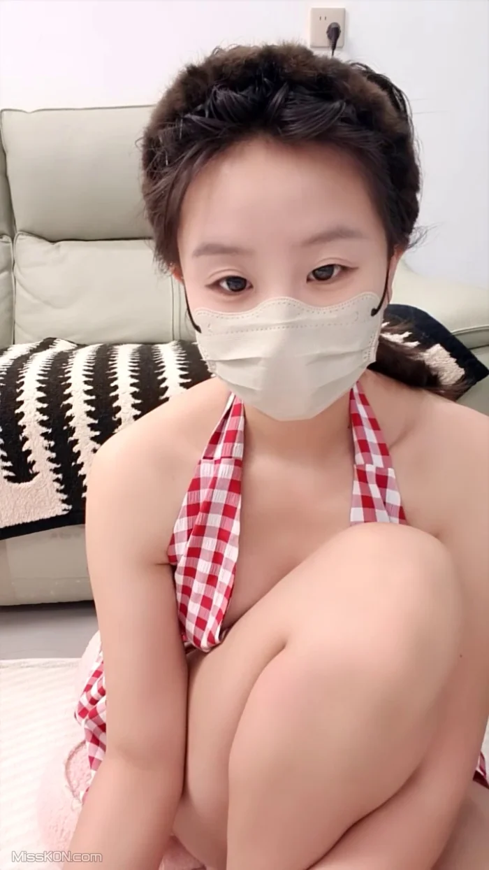 05学妹: 绿播学妹下海 粉嫩恋爱型 会上瘾 (31 photos + 3 videos) – Page 2