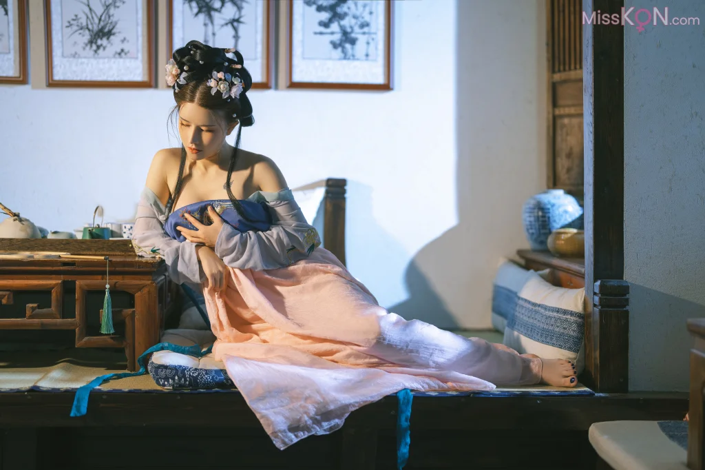 Coser@鹿八岁: 花想容 (60 photos)