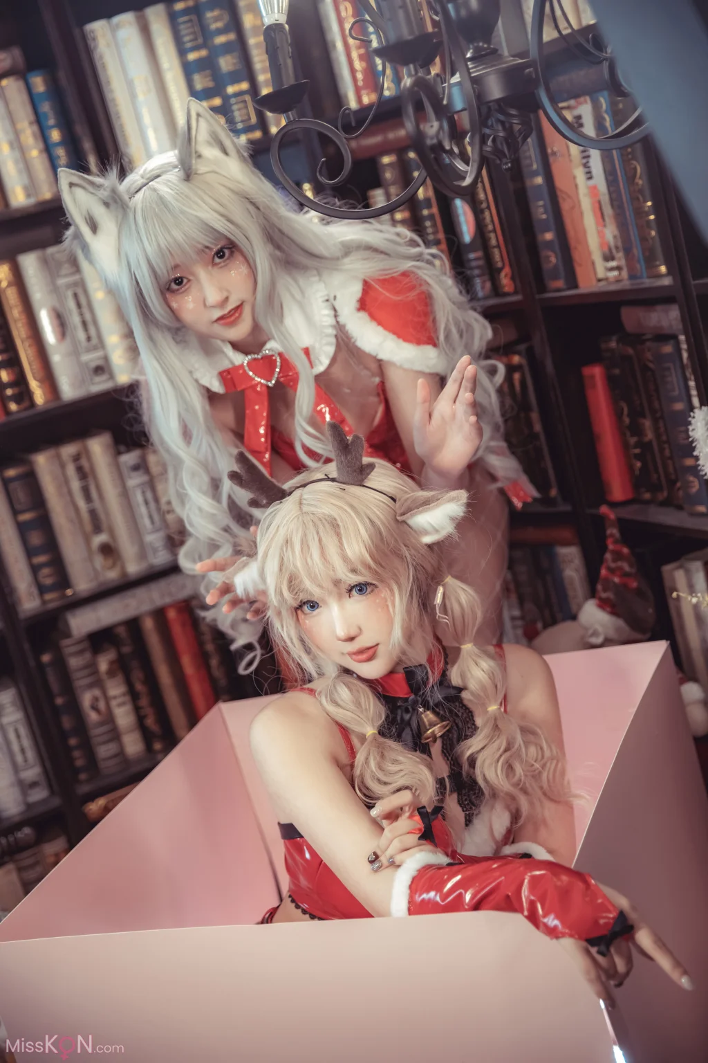 Coser@刺青Poi & 冬马路纱: 驯鹿与狼 (40 photos)