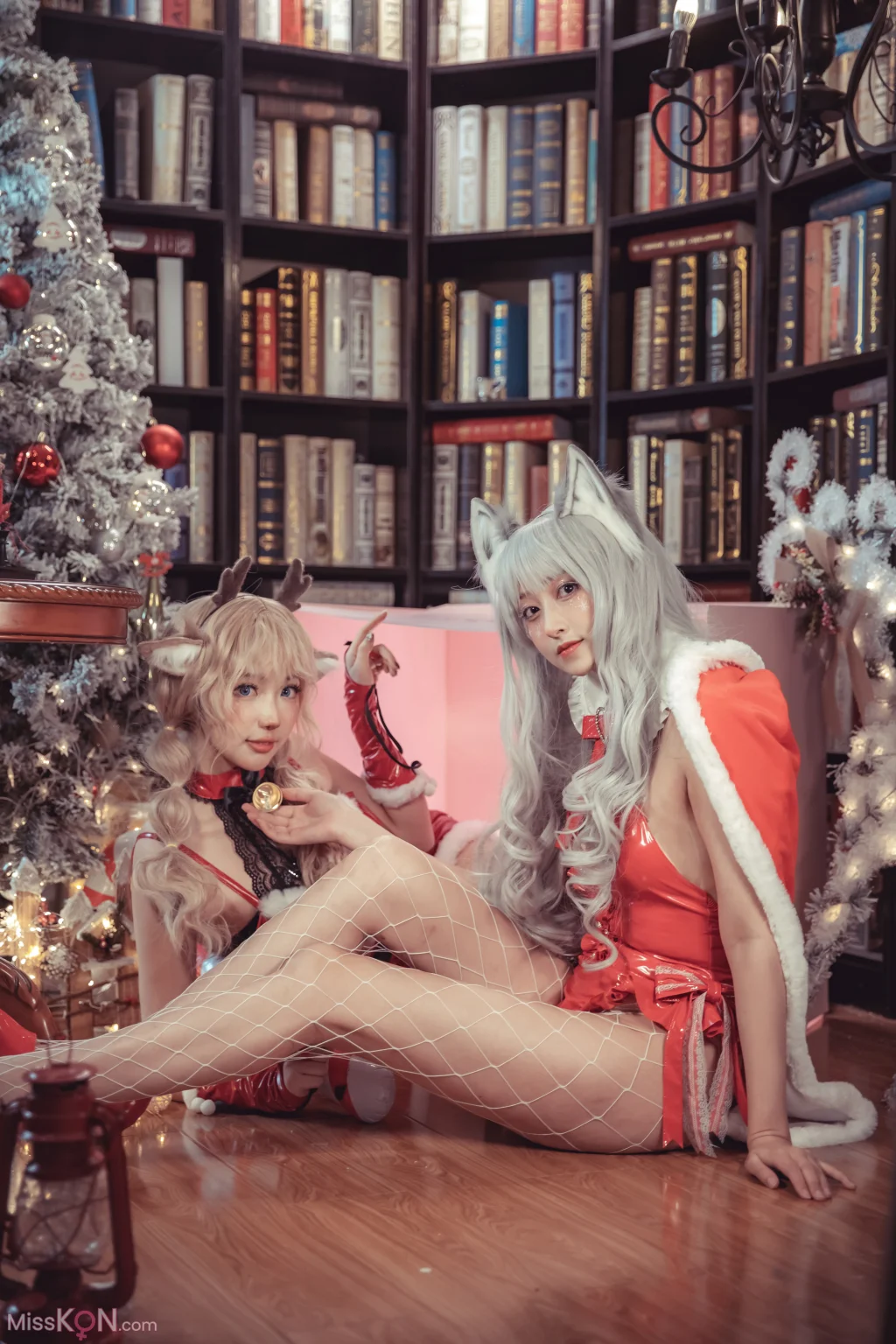 Coser@刺青Poi & 冬马路纱: 驯鹿与狼 (40 photos)