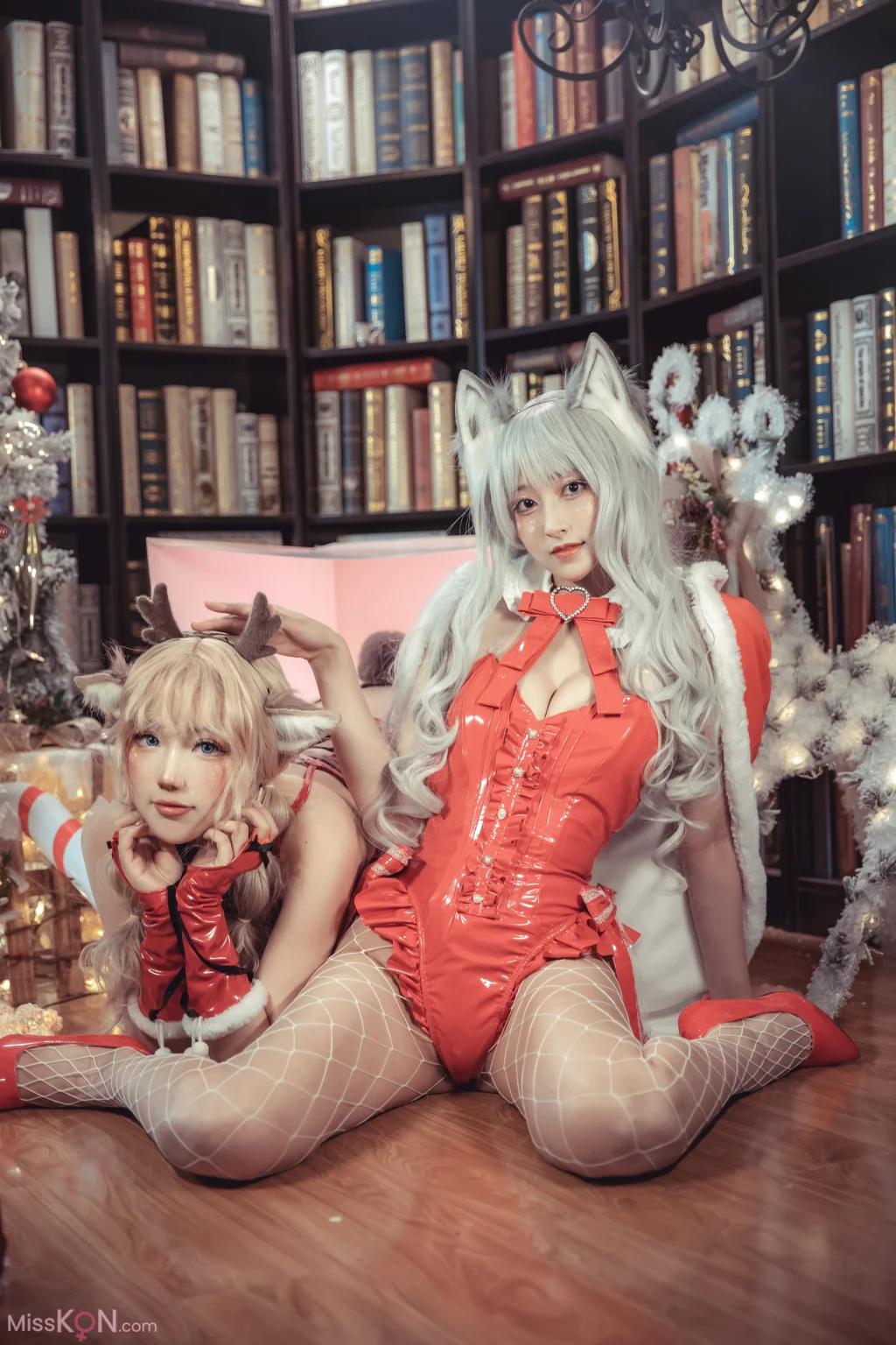 Coser@刺青Poi & 冬马路纱: 驯鹿与狼 (40 photos)