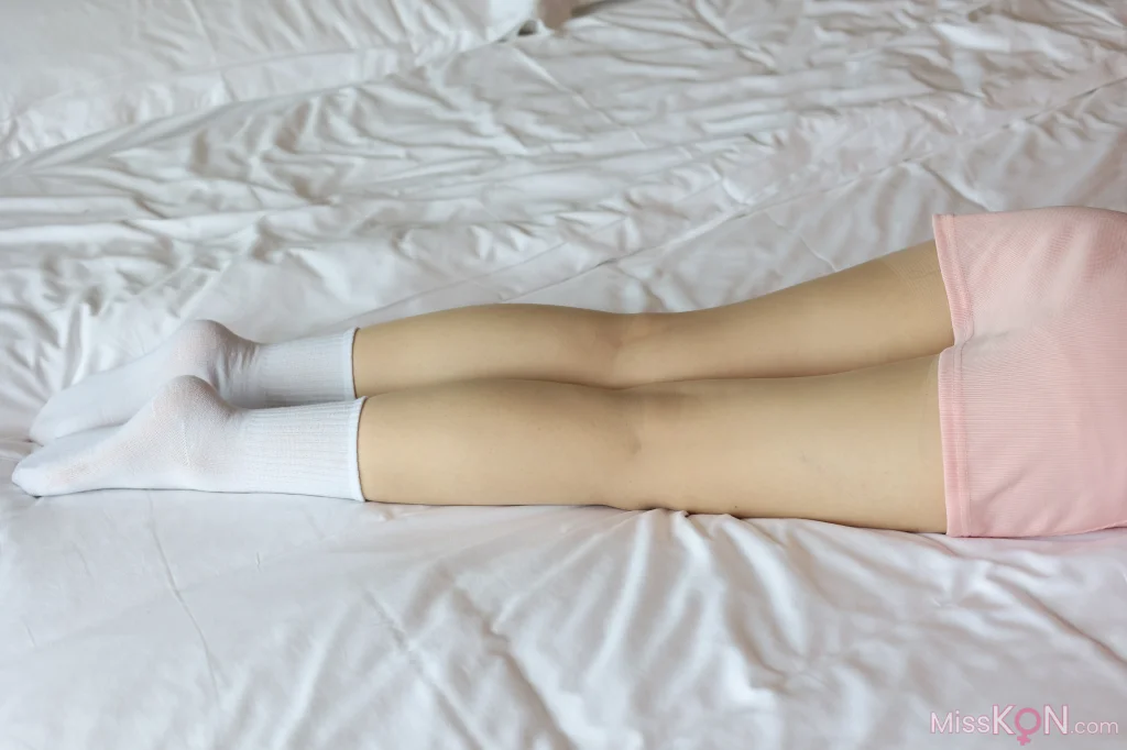 [三禾摄影] No.016: 小白鞋 白袜 肉丝 (206 photos) – Page 2