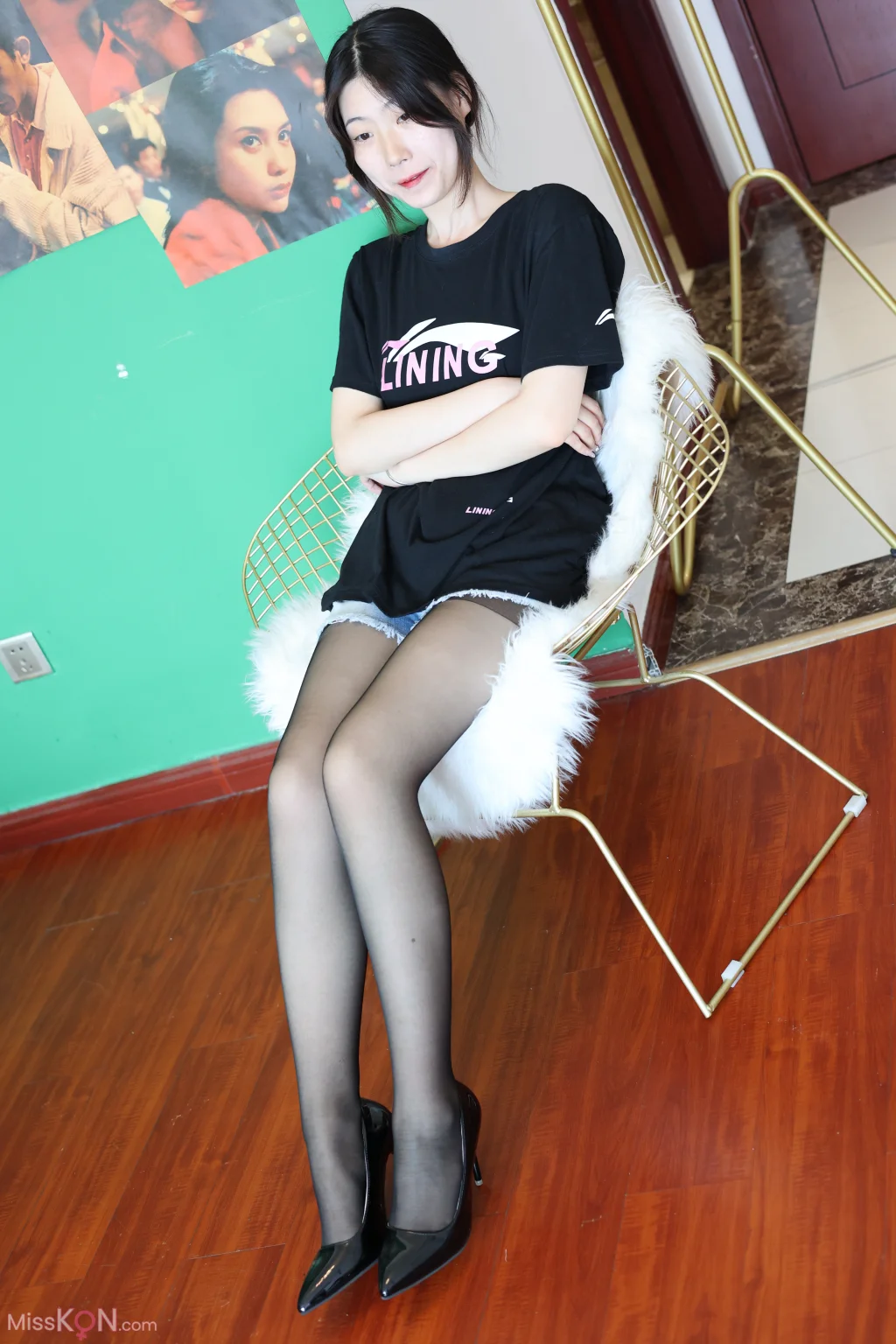 [三禾摄影] No.017: 牛仔短裤 黑丝 高跟 (251 photos)